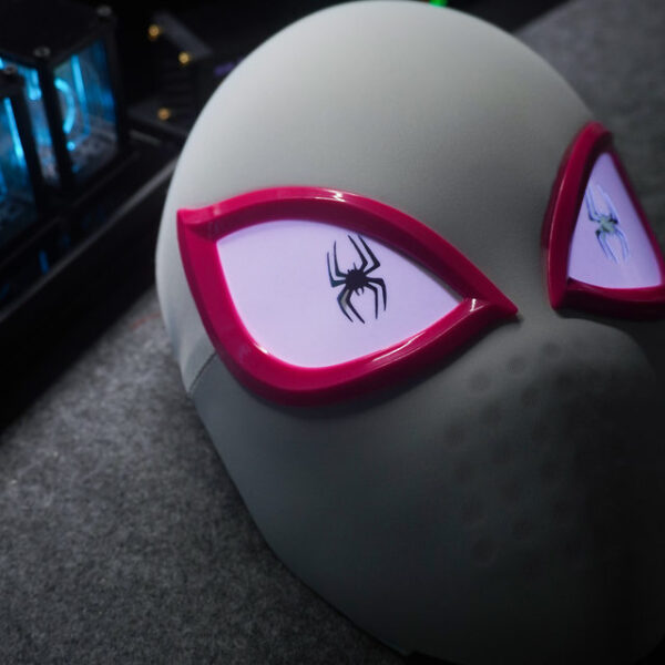 GWEN STACY MASCARA CON SENSOR DE ILUMINACIÓN EN TAMAÑO REAL - Imagen 2